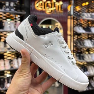 آن رانینگ راجر ادونتج سفید مشکی On Running Roger Advantage white black