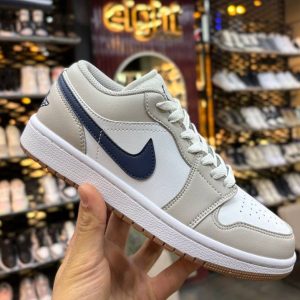 نایک ایر جردن 1 خاکستری سورمه ای Nike Air Jordan 1 Low Midnight Navy Neutral Grey