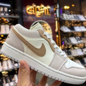 نایک ایر جردن ۱ بدون ساق لجند براون‌ Nike Air Jordan 1 Low SE Legend Light Brown