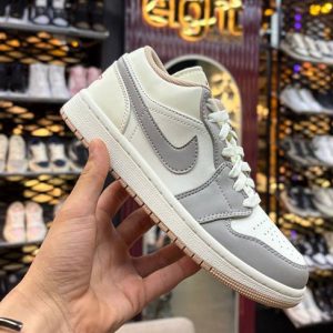 نایک ایر جردن ۱ بدون ساق کالج گری Nike Air Jordan 1 Low college grey