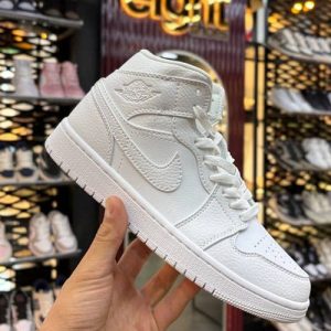 نایک ایر جردن ۱ ساقدار سفید Nike Air Jordan 1 Mid Triple White